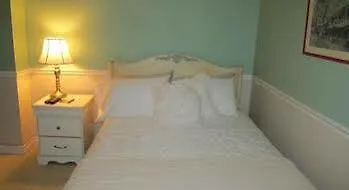 Elegant Cabbagetown Hotel Toronto